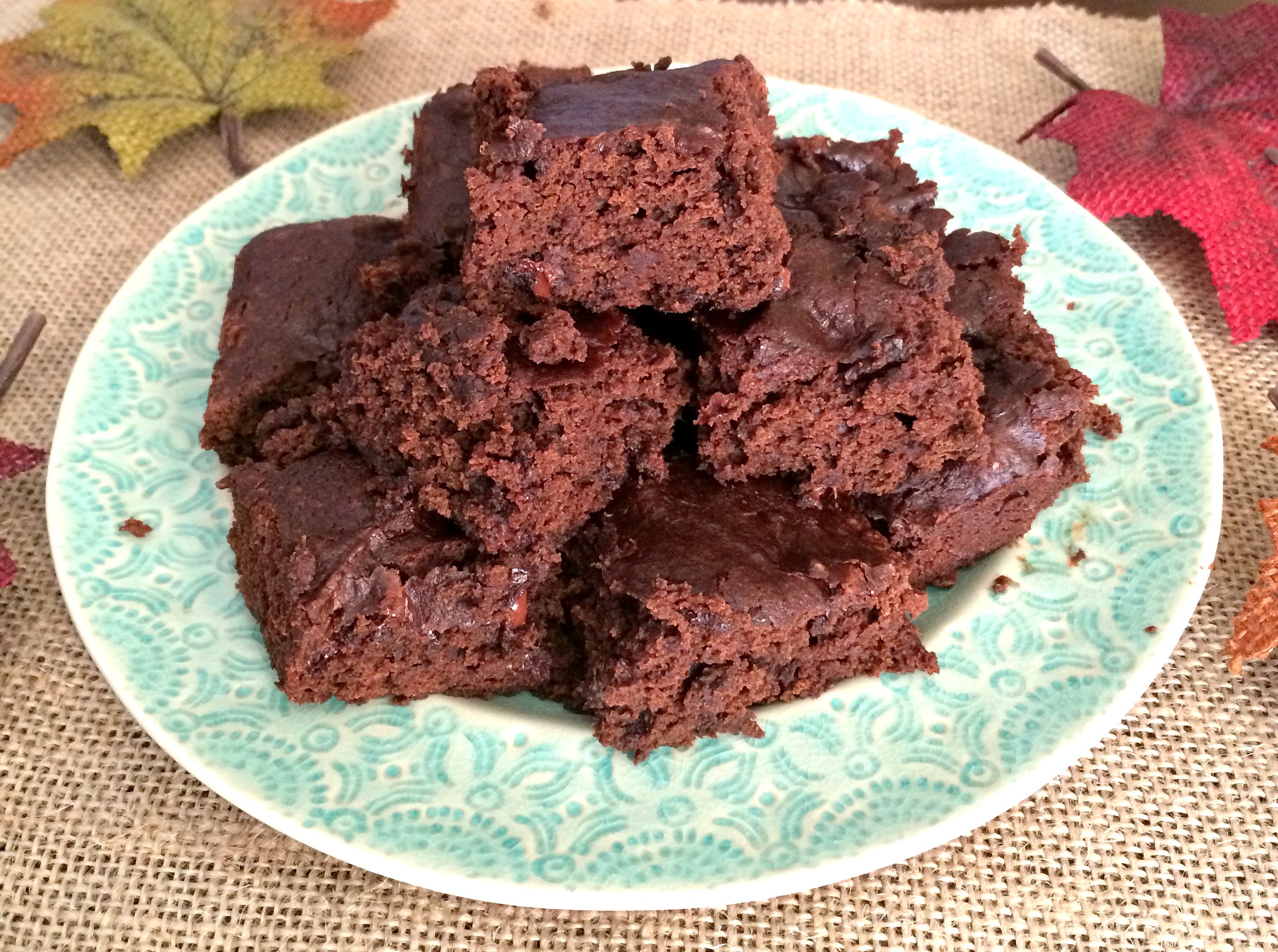 Delicious pumpkin spice brownie recipe that comes from a box mix. A quick, easy, and delicious recipe for fall! Sobremesa Stories