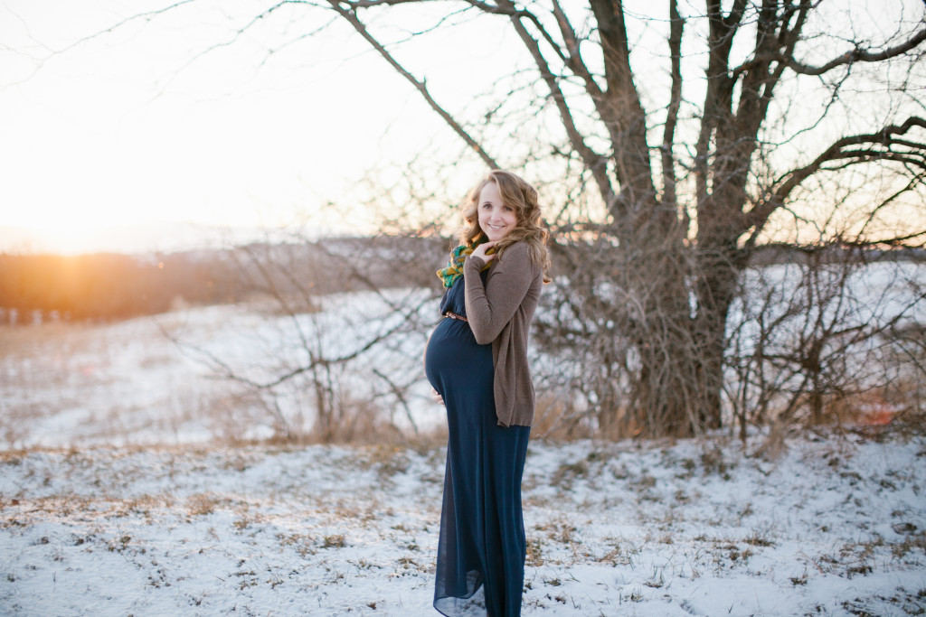 Cozy, Winter Maternity Pictures 