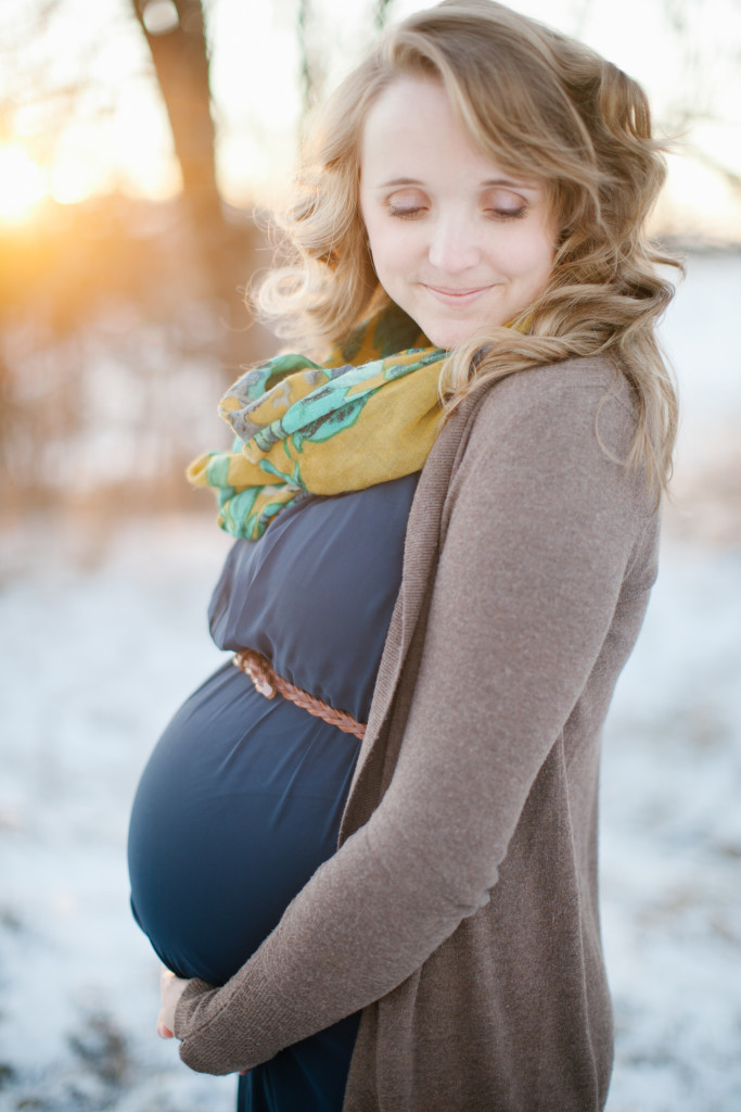 Cozy, Winter Maternity Pictures 