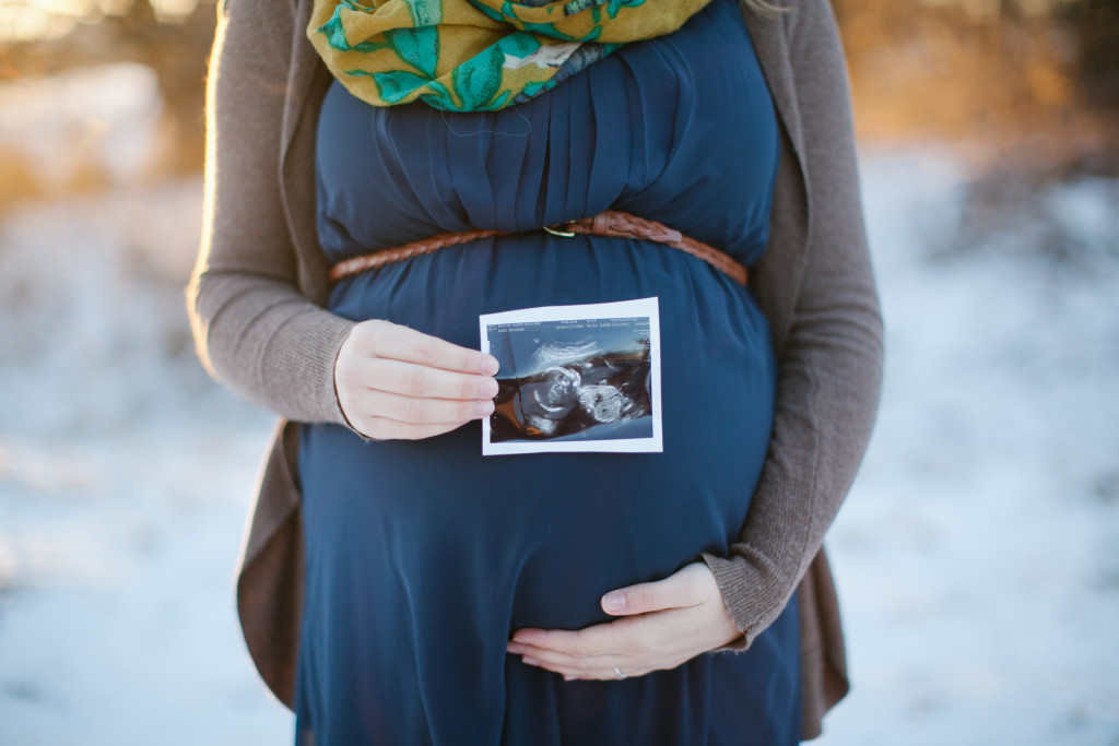 Cozy, Winter Maternity Pictures 