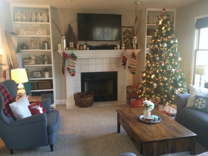christmas-home-decor-sobremesa-stories-living-room