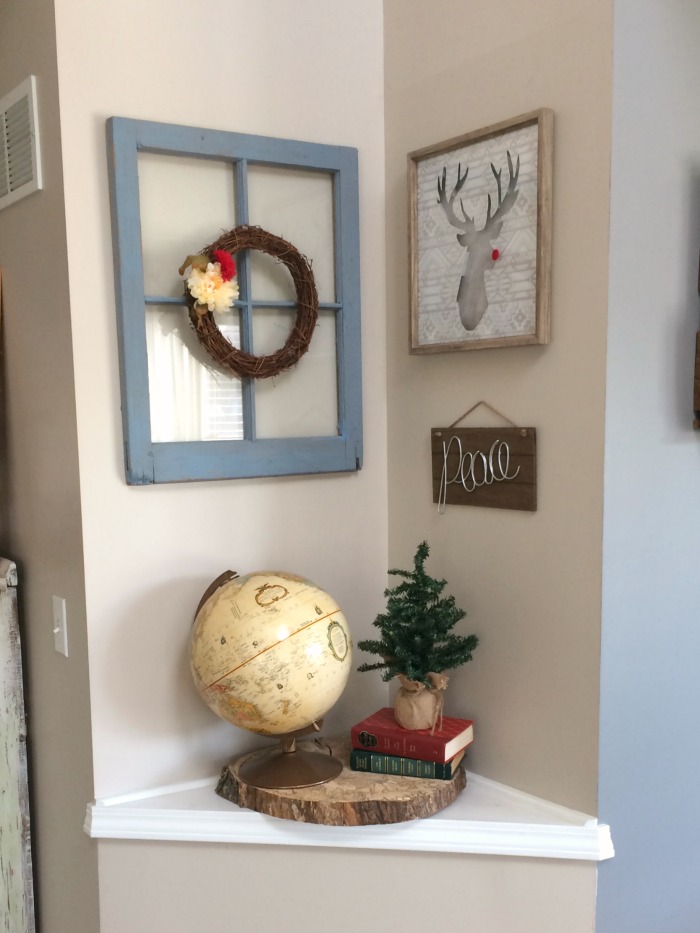 cozy-christmas-decor-sobremesa-stories-entryway-nook