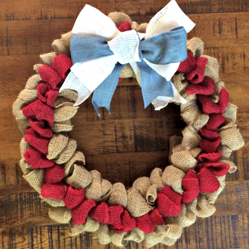 How To Make A Patriotic Burlap Wreath - Sobremesa Stories